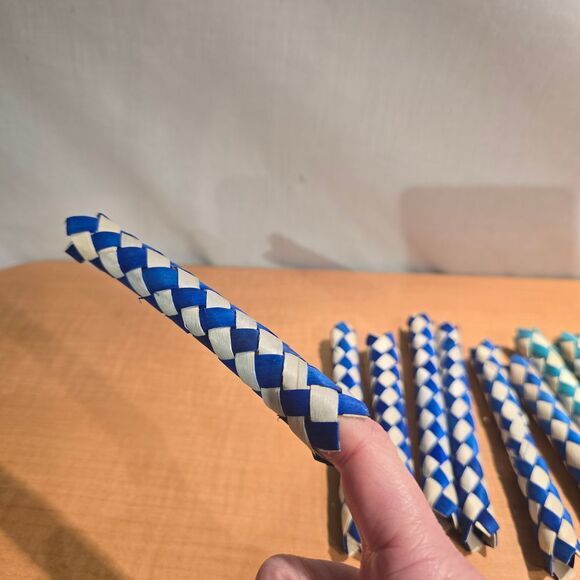 10 Chinese Finger Traps Cuffs Bamboo Birthday Party Favor Trap Bird Toy‎ - Picture 1 of 4